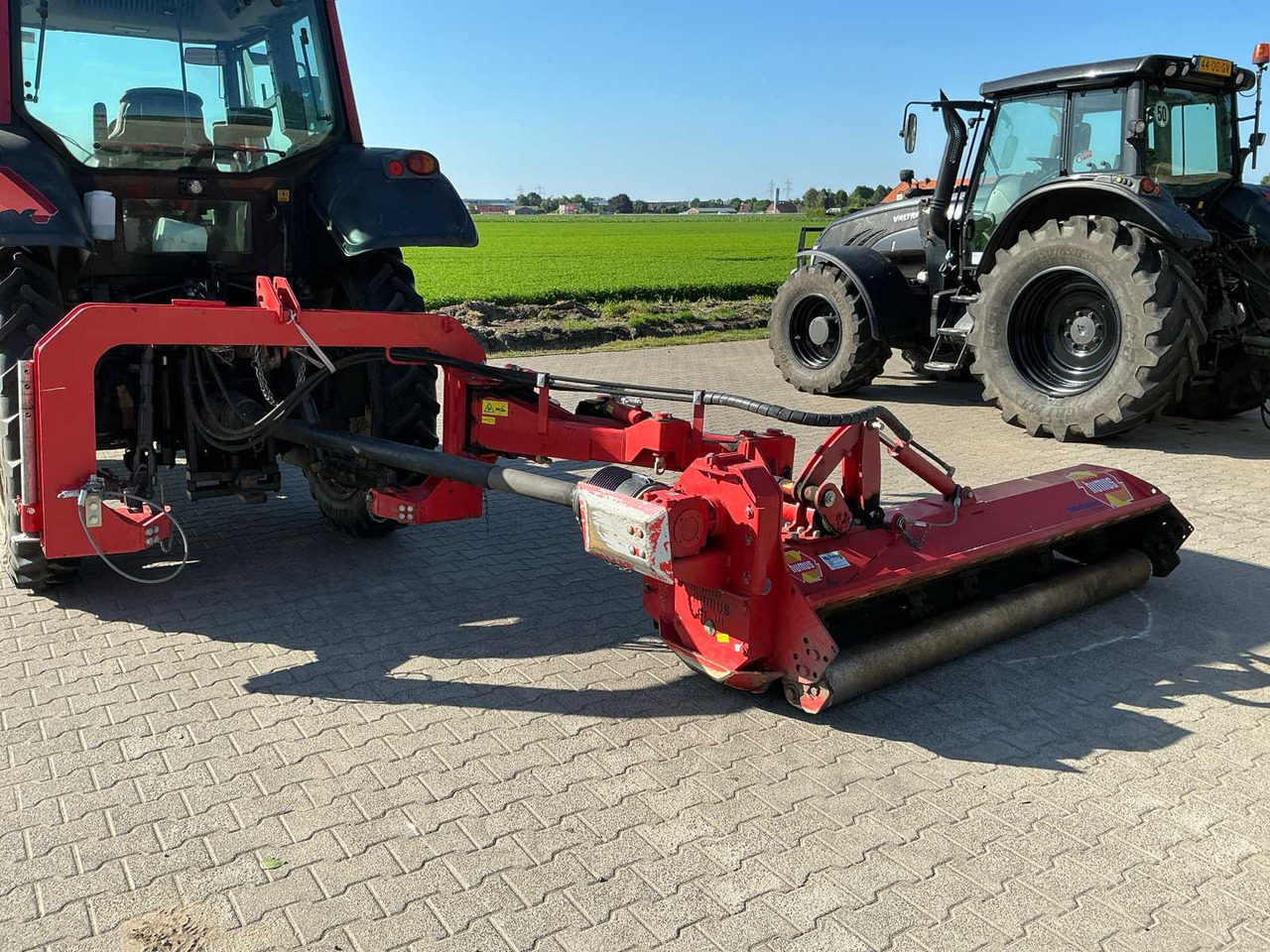 Humus SP 240 - מכסחת שוליים: תמונה 1 Humus SP 240 - מכסחת שוליים: תמונה 1