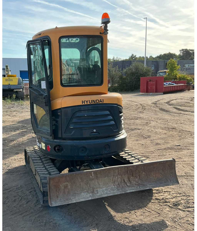 Hyundai 35Z-9 - מיני מחפר: תמונה 3 Hyundai 35Z-9 - מיני מחפר: תמונה 3