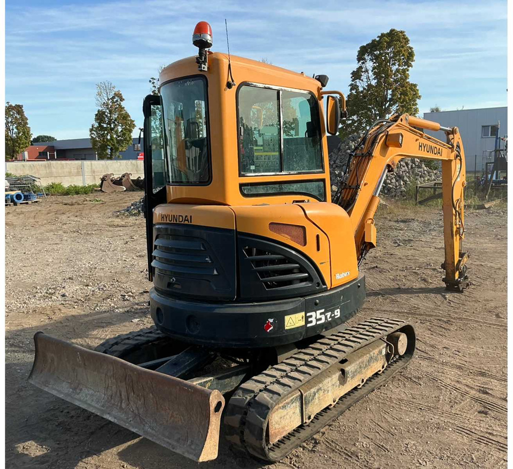 Hyundai 35Z-9 - מיני מחפר: תמונה 4 Hyundai 35Z-9 - מיני מחפר: תמונה 4