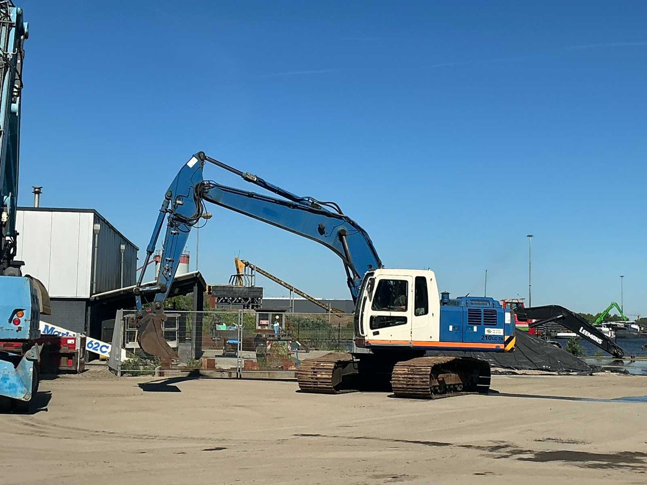 Hyundai Robex 210LC-74 - מחפר סורק: תמונה 2 Hyundai Robex 210LC-74 - מחפר סורק: תמונה 2