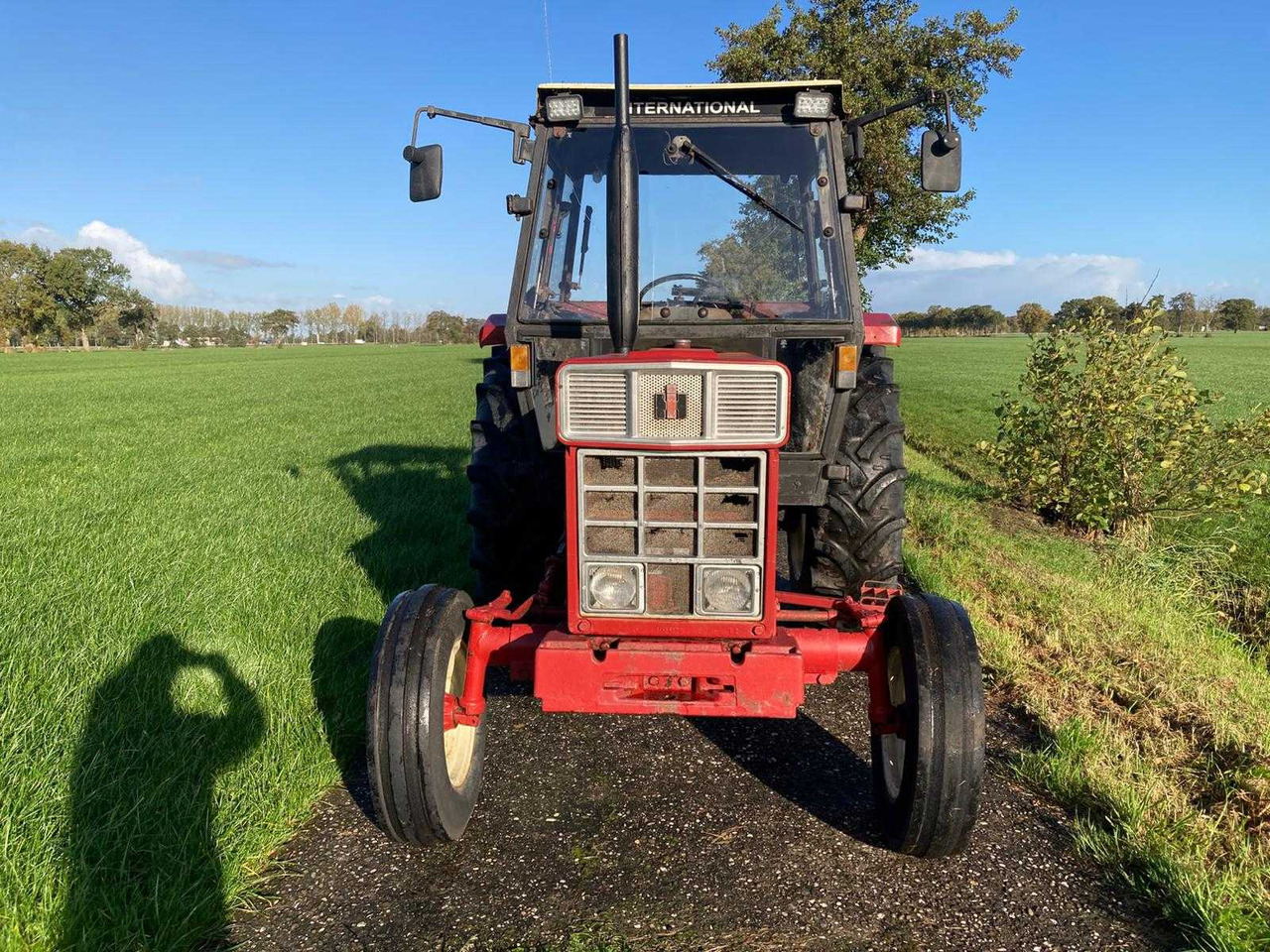International 644 - טרקטור חקלאי: תמונה 3 International 644 - טרקטור חקלאי: תמונה 3