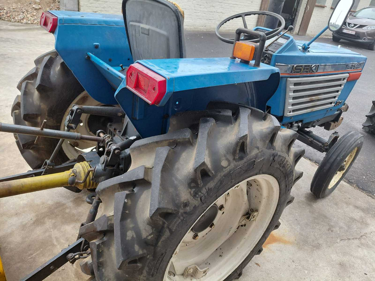 Iseki TL2500 - טרקטור קומפקטי: תמונה 4 Iseki TL2500 - טרקטור קומפקטי: תמונה 4