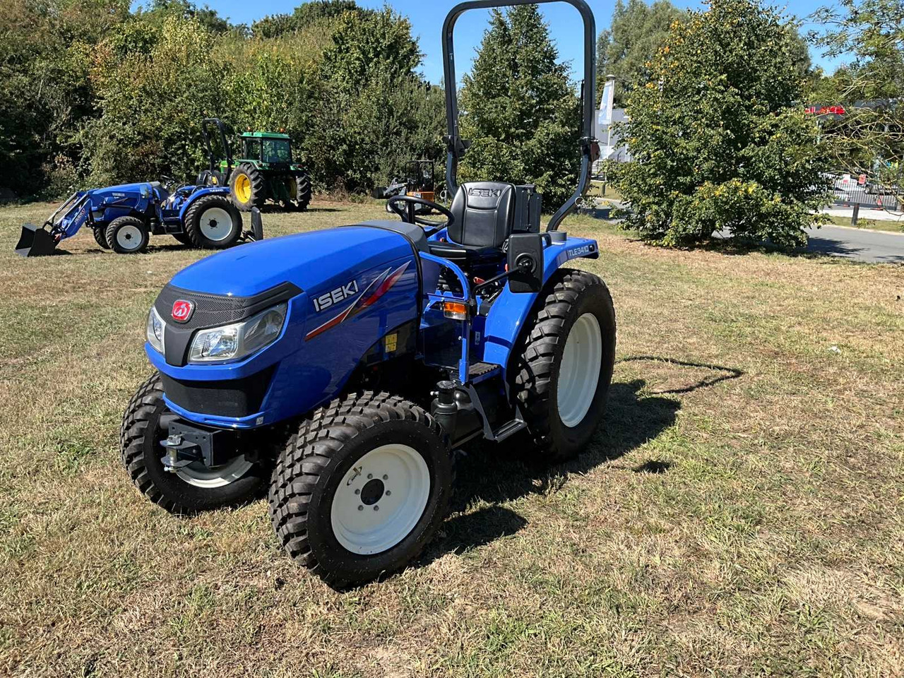 Iseki TLE3410 - טרקטור קומפקטי: תמונה 1 Iseki TLE3410 - טרקטור קומפקטי: תמונה 1