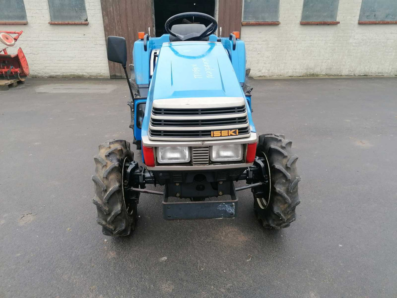 Iseki TU217F - טרקטור קומפקטי: תמונה 2 Iseki TU217F - טרקטור קומפקטי: תמונה 2