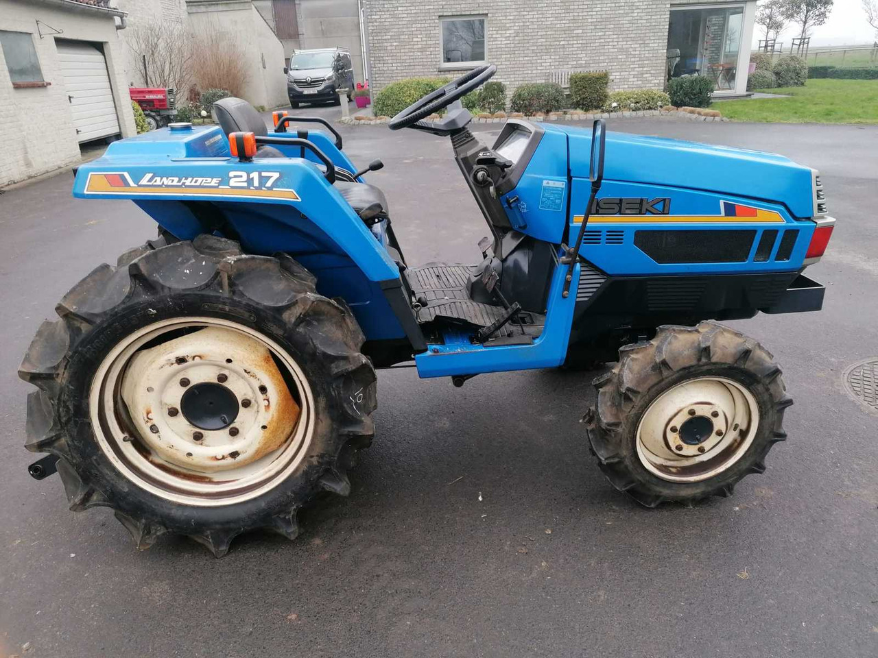 Iseki TU217F - טרקטור קומפקטי: תמונה 3 Iseki TU217F - טרקטור קומפקטי: תמונה 3