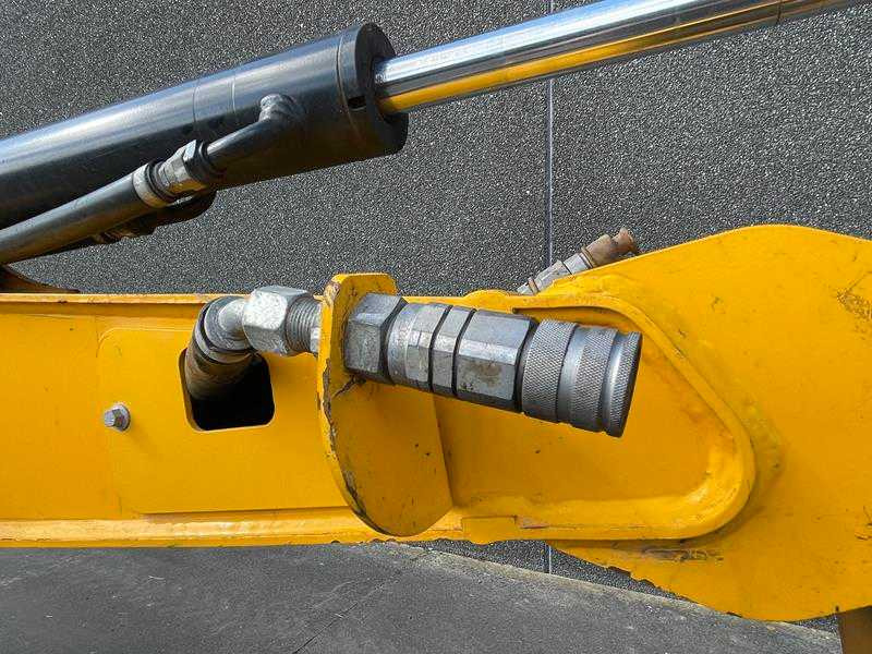 מחפר סורק JCB 15 C-1: תמונה 21