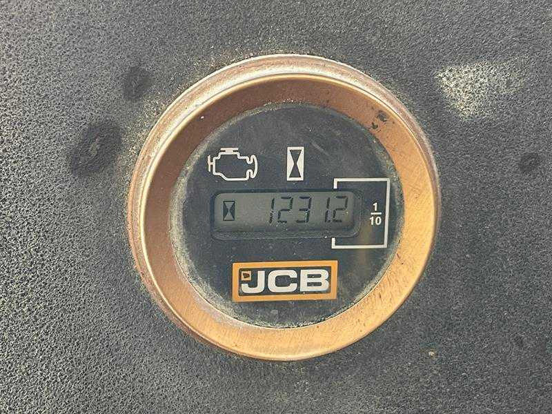 מחפר סורק JCB 15 C-1: תמונה 24