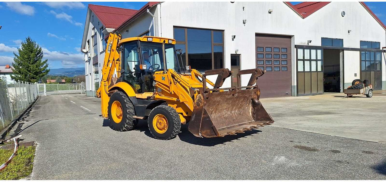 JCB - 3CX - BACKHOE LOADER - 2004 - מחפרון: תמונה 5 JCB - 3CX - BACKHOE LOADER - 2004 - מחפרון: תמונה 5