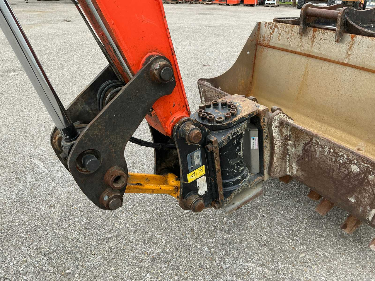 מחפר סורק JCB 86C-1TAB: תמונה 15