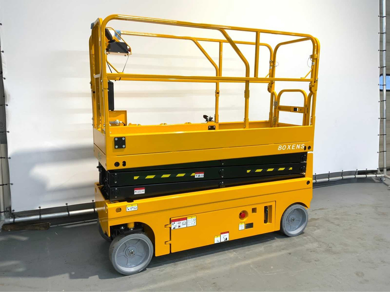 JD Equipment 80XEN - פלטפורמה אווירית: תמונה 1 JD Equipment 80XEN - פלטפורמה אווירית: תמונה 1