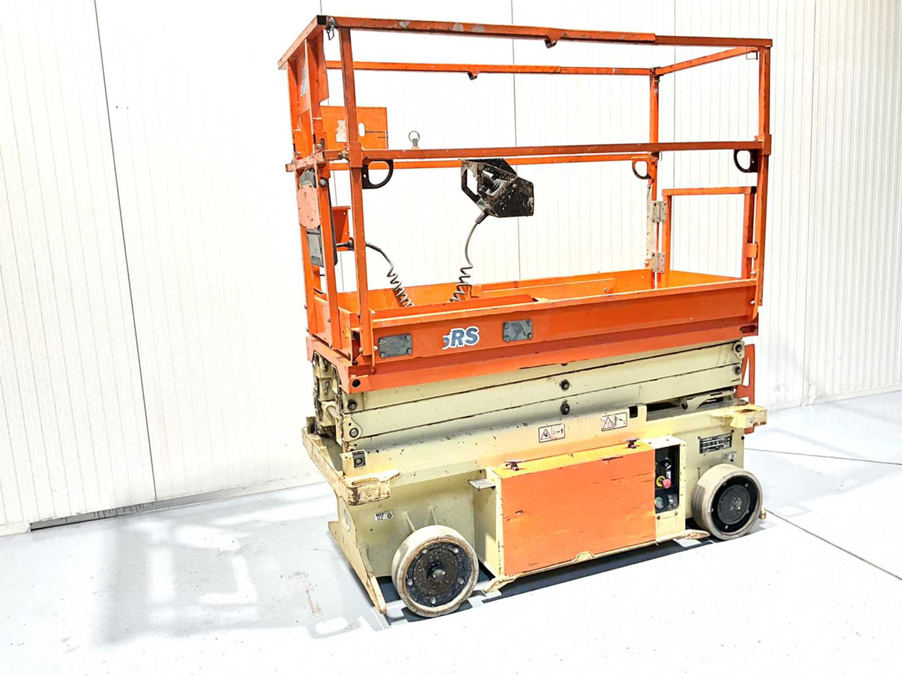 JLG -6RS - AERIAL PLATFORM, BJ. 2015 WORKING HEIGHT 7.8M, EXTENDABLE TO 2.55M - פלטפורמה אווירית: תמונה 1 JLG -6RS - AERIAL PLATFORM, BJ. 2015 WORKING HEIGHT 7.8M, EXTENDABLE TO 2.55M - פלטפורמה אווירית: תמונה 1