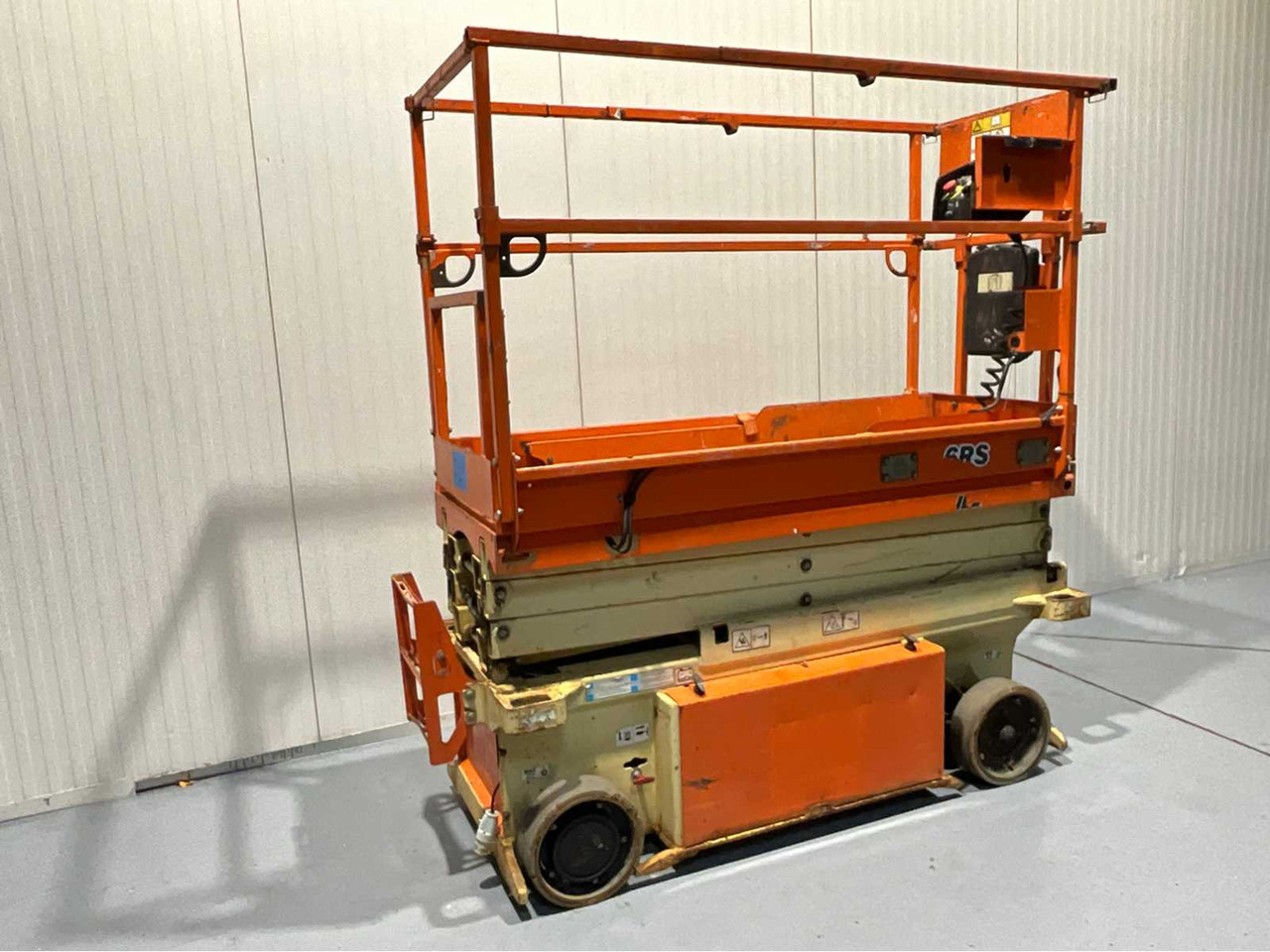 JLG -6RS - AERIAL PLATFORM, WORKING HEIGHT 7.8M, EXTENDABLE TO 2.55M - 382 HOURS - פלטפורמה אווירית: תמונה 1 JLG -6RS - AERIAL PLATFORM, WORKING HEIGHT 7.8M, EXTENDABLE TO 2.55M - 382 HOURS - פלטפורמה אווירית: תמונה 1