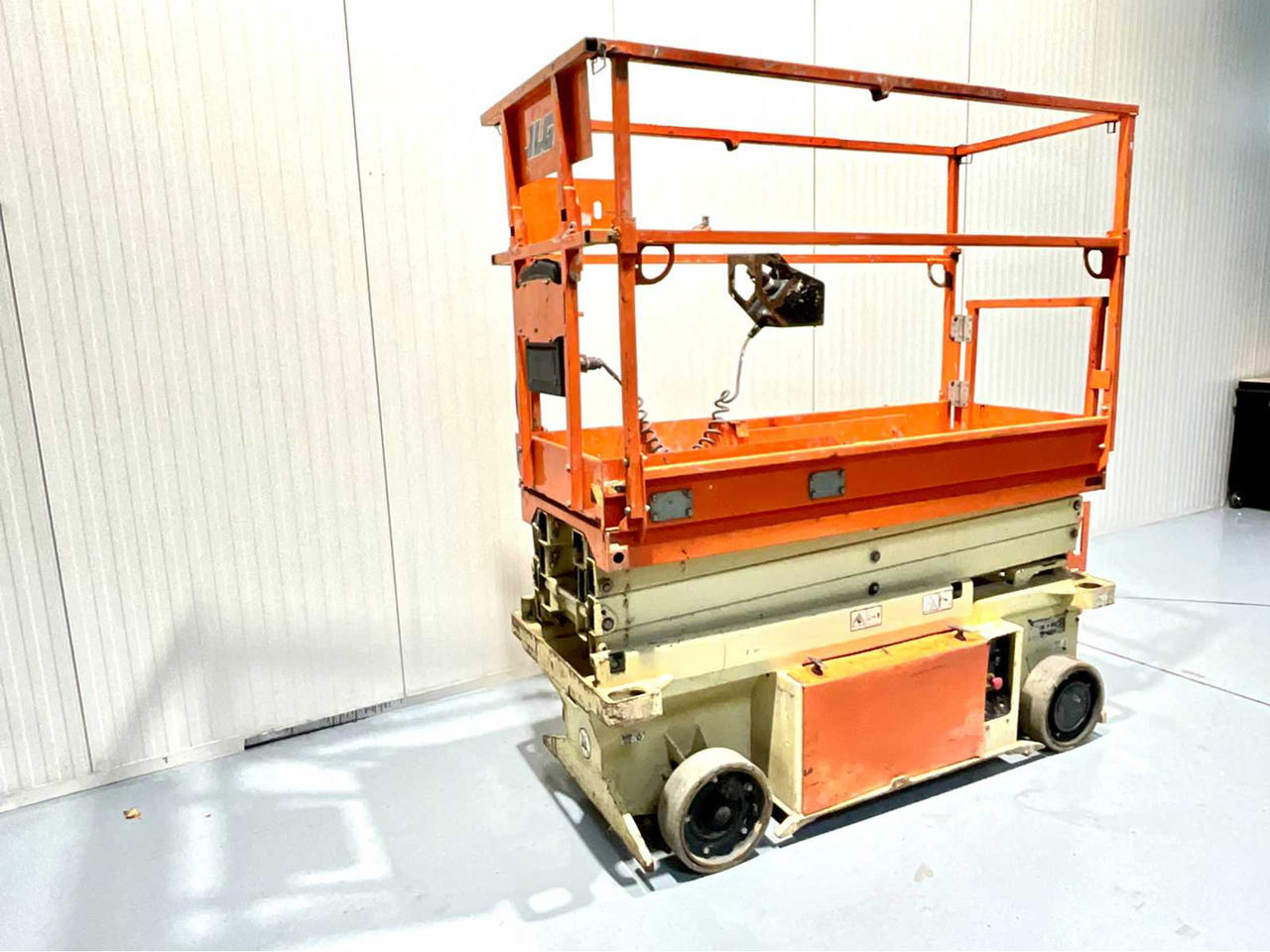 JLG JLG -6RS - AERIAL WORK PLATFORM, 2015, 7.8M, 279 HOURS, SCISSOR LIFT - פלטפורמה אווירית: תמונה 2 JLG JLG -6RS - AERIAL WORK PLATFORM, 2015, 7.8M, 279 HOURS, SCISSOR LIFT - פלטפורמה אווירית: תמונה 2