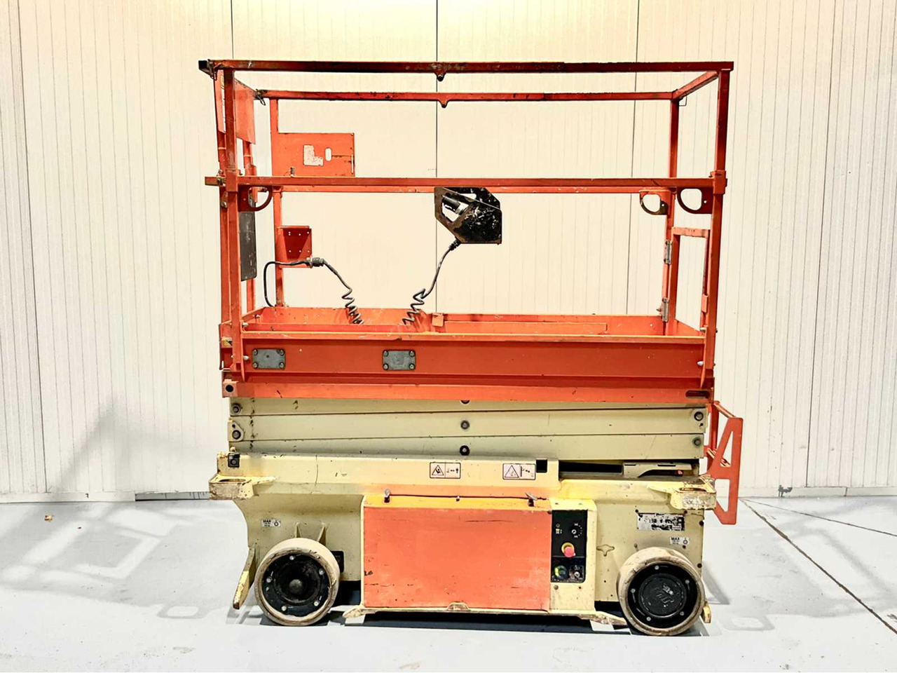 JLG JLG -6RS - AERIAL WORK PLATFORM, 2015, 7.8M, 279 HOURS, SCISSOR LIFT - פלטפורמה אווירית: תמונה 3 JLG JLG -6RS - AERIAL WORK PLATFORM, 2015, 7.8M, 279 HOURS, SCISSOR LIFT - פלטפורמה אווירית: תמונה 3