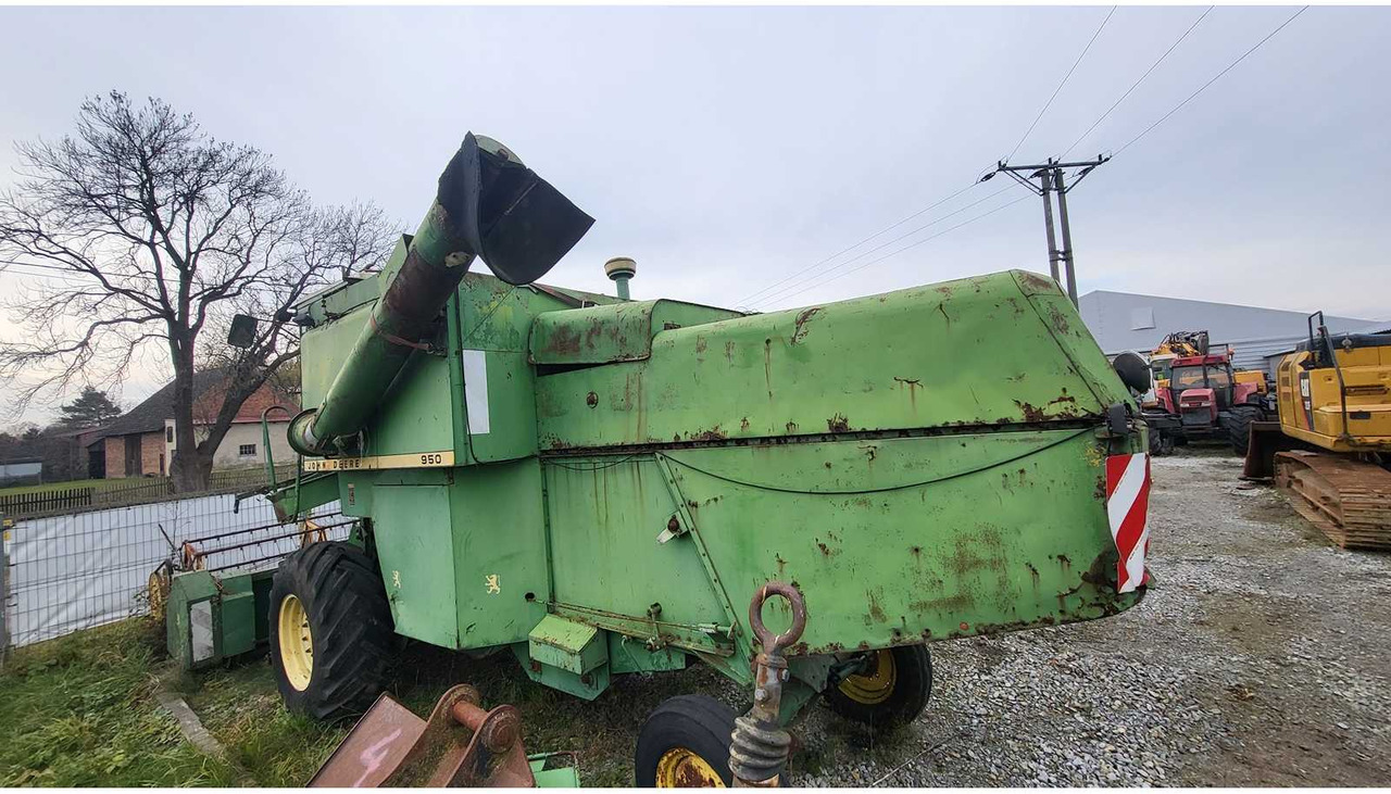 JOHN DEERE 950 COMBINE HARVESTER - מקצרת קומבינה: תמונה 4 JOHN DEERE 950 COMBINE HARVESTER - מקצרת קומבינה: תמונה 4