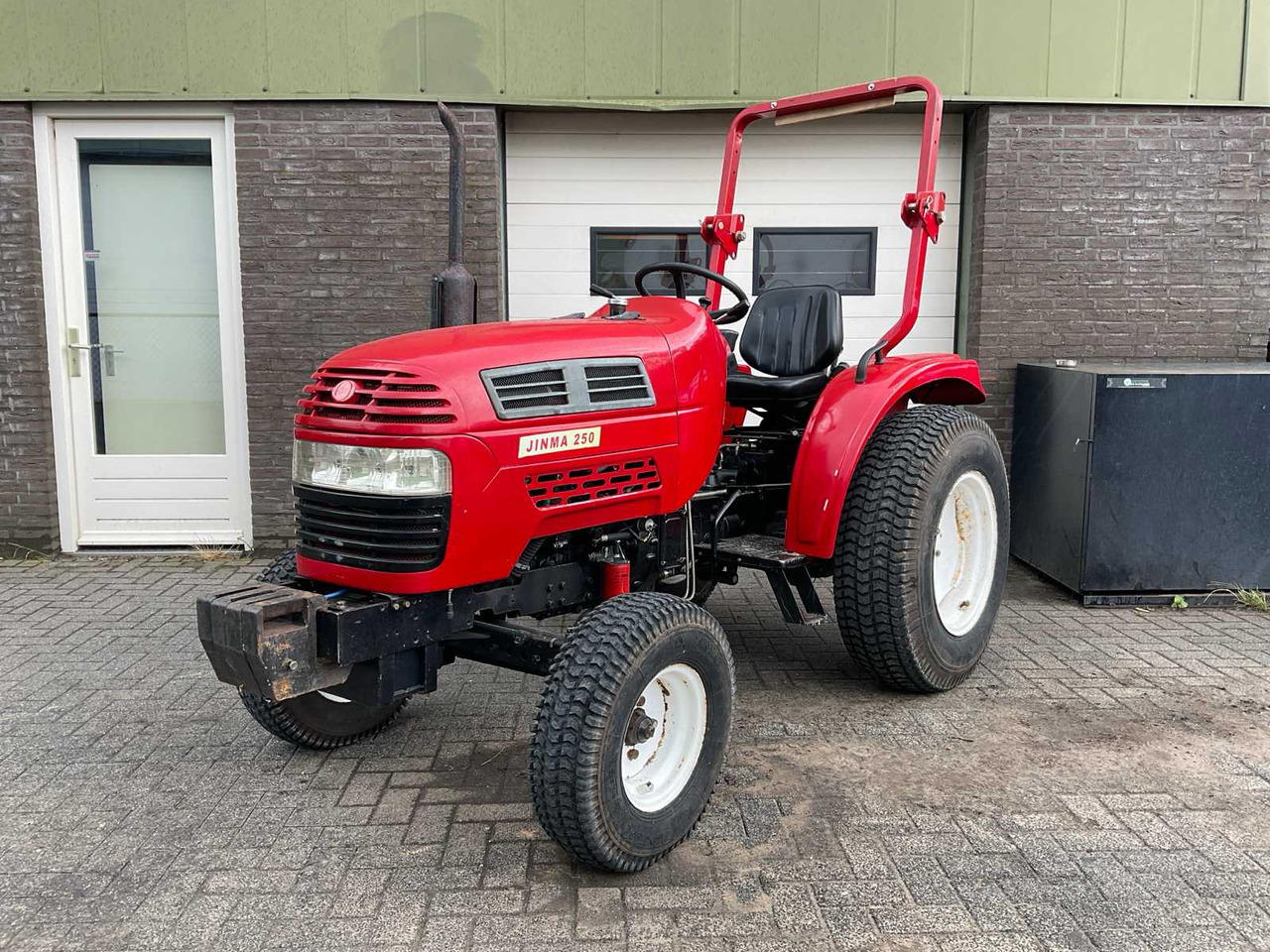 Jinma 250 - טרקטור קומפקטי: תמונה 1 Jinma 250 - טרקטור קומפקטי: תמונה 1