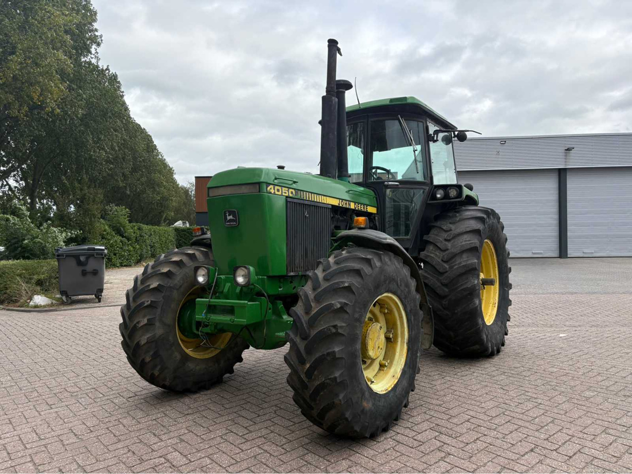 John Deere 4050 - טרקטור חקלאי: תמונה 1 John Deere 4050 - טרקטור חקלאי: תמונה 1