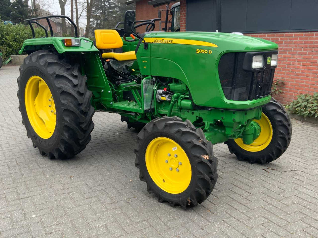 John Deere 5050D - טרקטור חקלאי: תמונה 2 John Deere 5050D - טרקטור חקלאי: תמונה 2