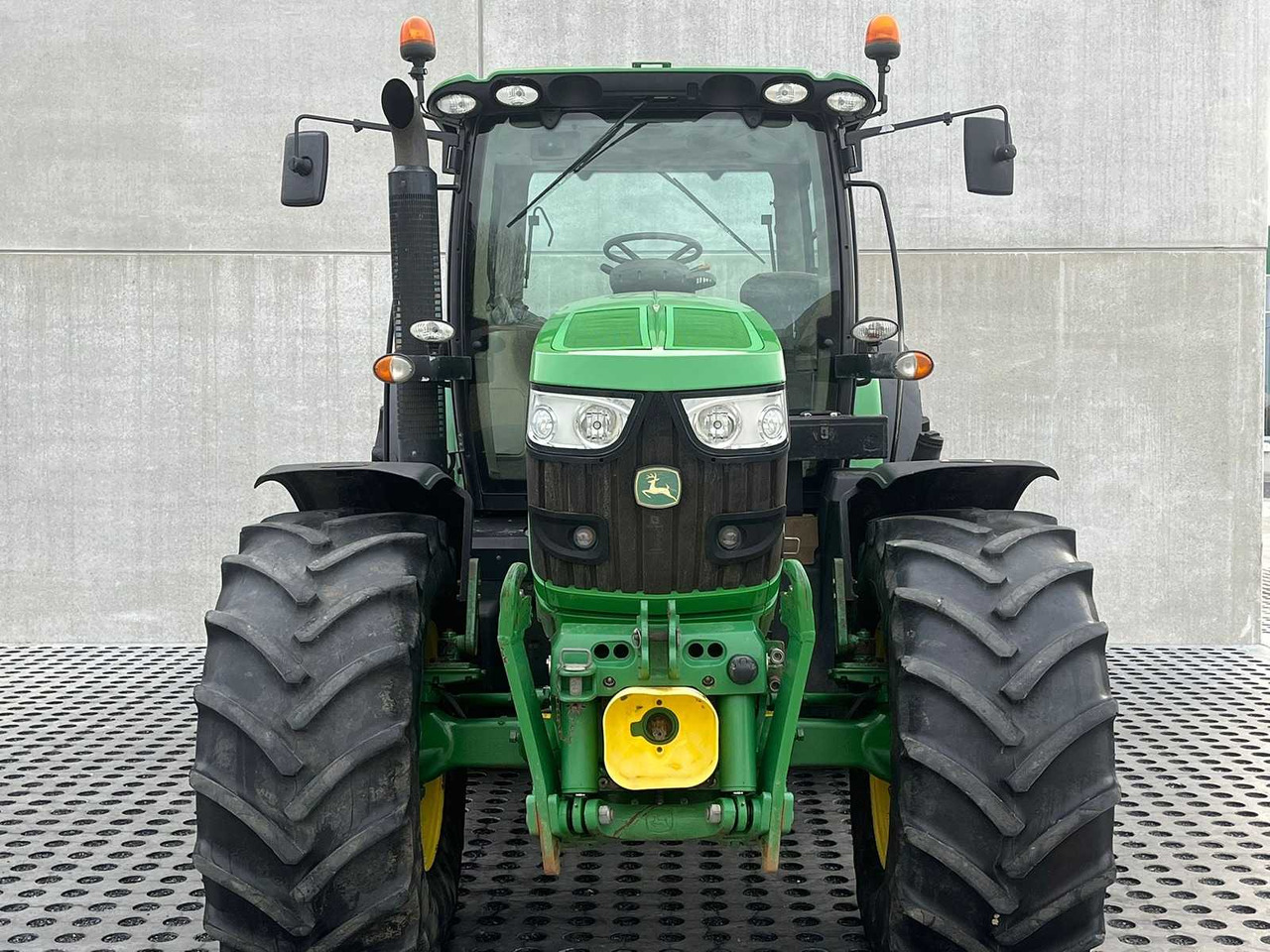 John Deere JOHN DEERE - 6150R - 4-WHEEL DRIVE TRACTOR - 2013 - טרקטור חקלאי: תמונה 3 John Deere JOHN DEERE - 6150R - 4-WHEEL DRIVE TRACTOR - 2013 - טרקטור חקלאי: תמונה 3