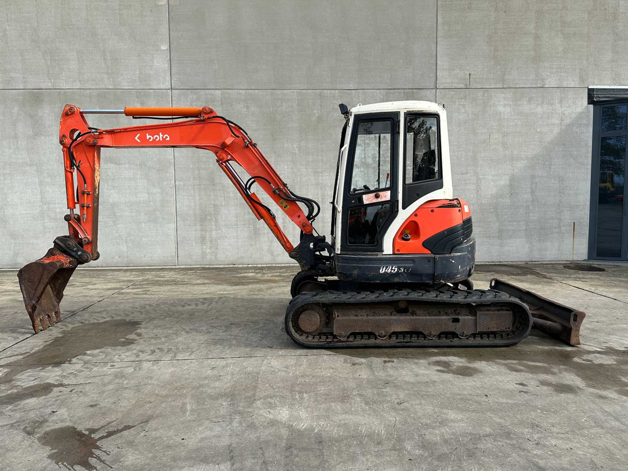 מחפר KUBOTA - 2005 - U45 - 3 - MIDI EXCAVATOR: תמונה 7 מחפר KUBOTA - 2005 - U45 - 3 - MIDI EXCAVATOR: תמונה 7