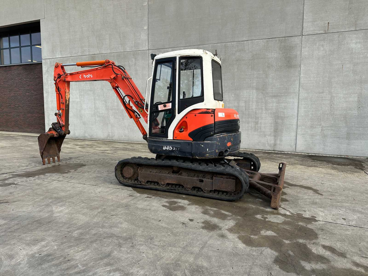 מחפר KUBOTA - 2005 - U45 - 3 - MIDI EXCAVATOR: תמונה 6 מחפר KUBOTA - 2005 - U45 - 3 - MIDI EXCAVATOR: תמונה 6