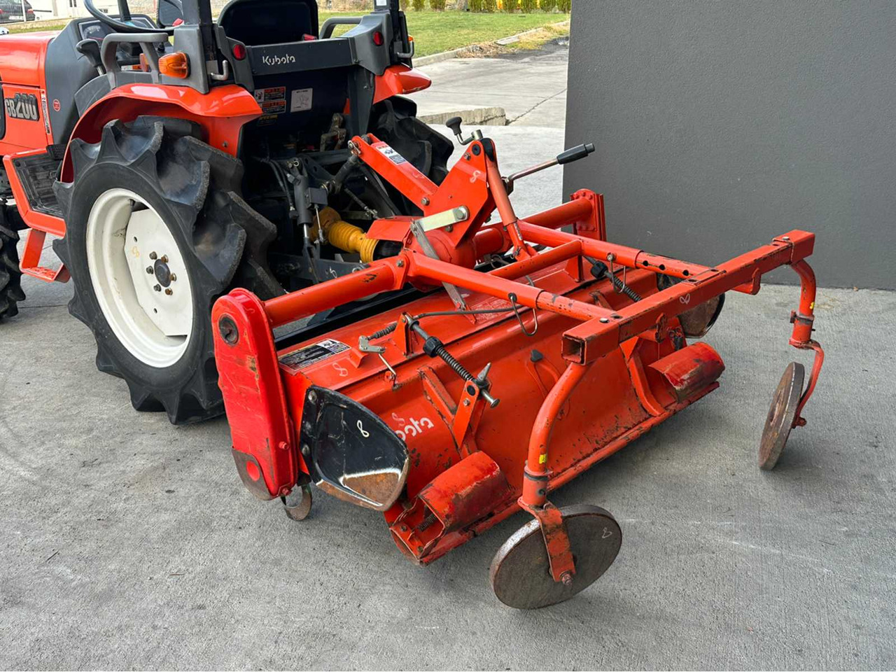 KUBOTA - GB200 - 4-WHEEL DRIVE TRACTOR - טרקטור חקלאי: תמונה 5 KUBOTA - GB200 - 4-WHEEL DRIVE TRACTOR - טרקטור חקלאי: תמונה 5