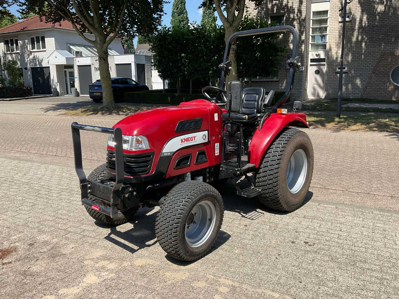 Knegt DF 304 G2 - טרקטור קומפקטי: תמונה 1 Knegt DF 304 G2 - טרקטור קומפקטי: תמונה 1