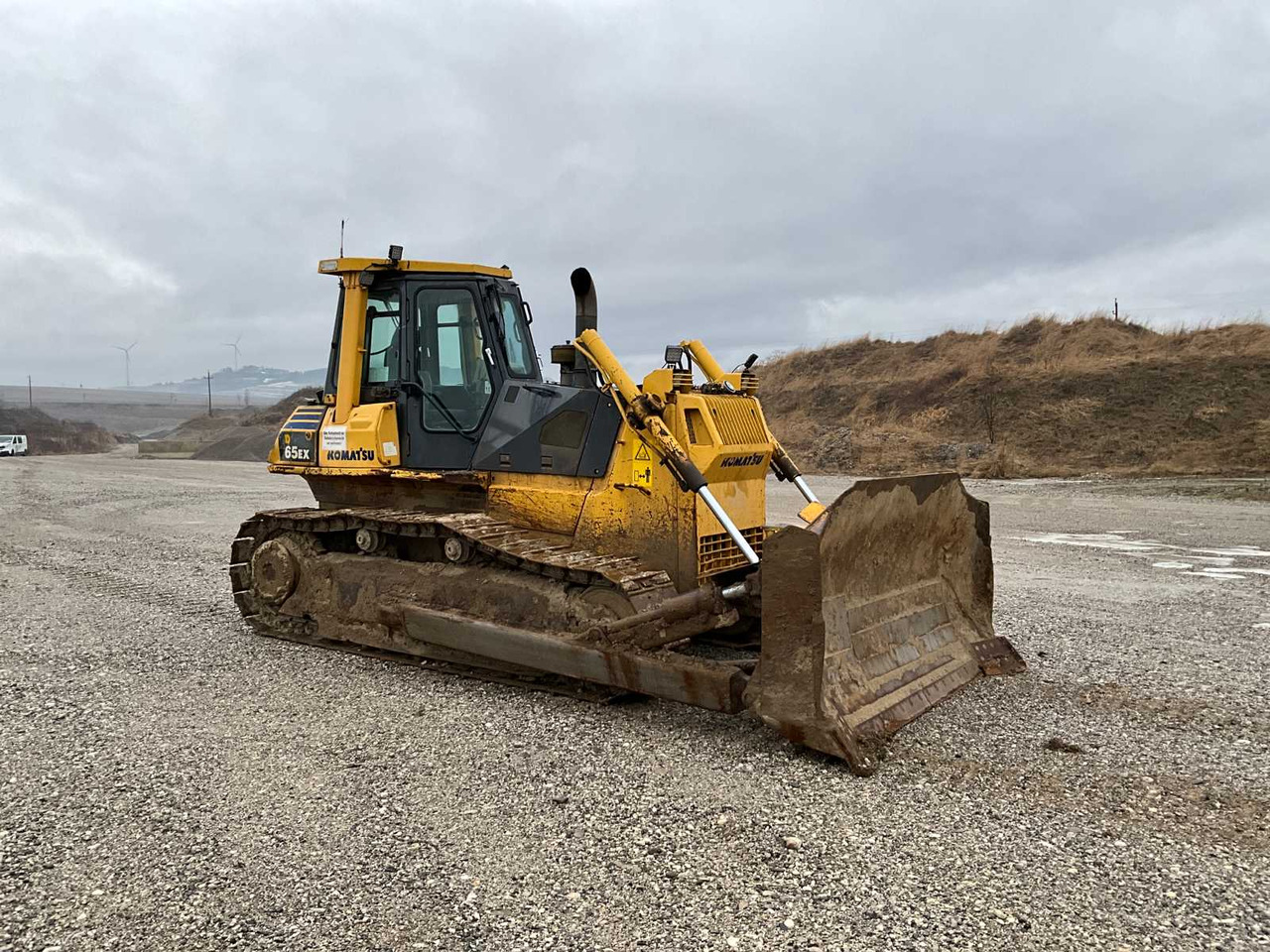 Komatsu D65EX - דחפור: תמונה 1 Komatsu D65EX - דחפור: תמונה 1