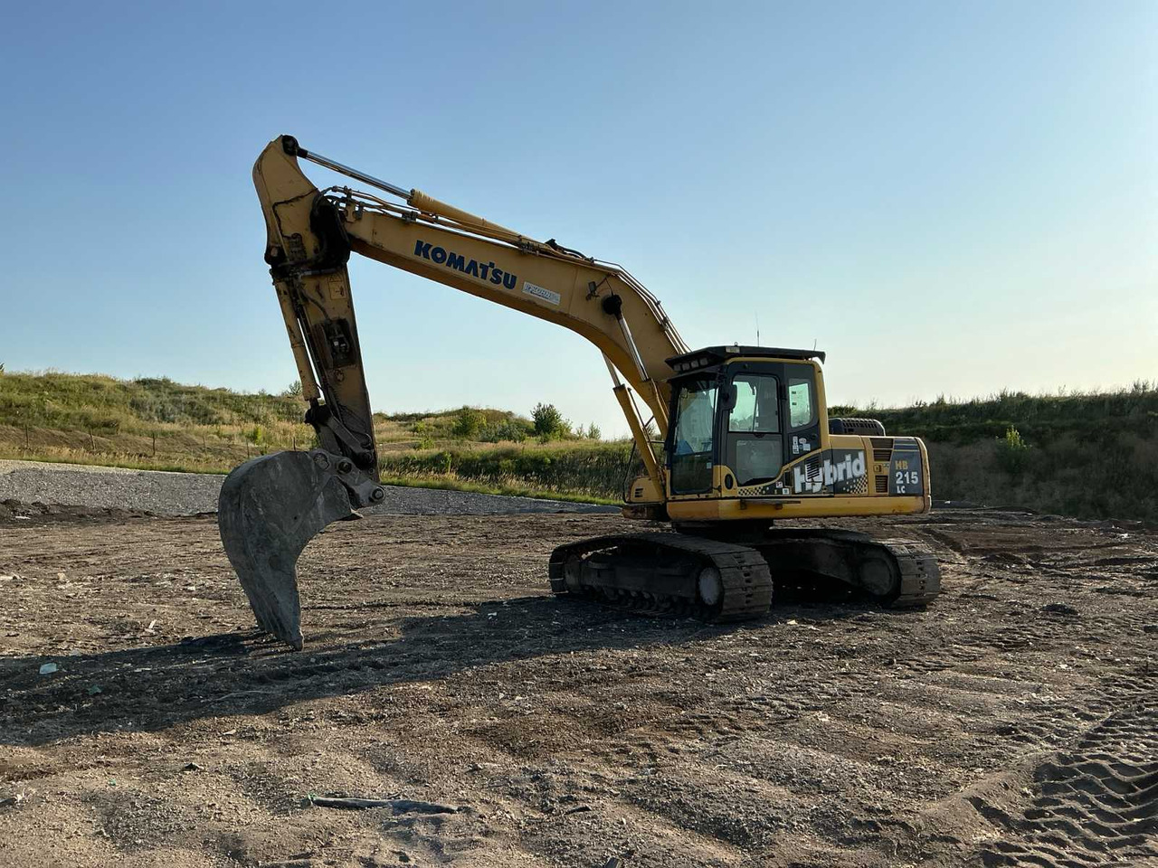 Komatsu HB215 Hybrid - מחפר סורק: תמונה 1 Komatsu HB215 Hybrid - מחפר סורק: תמונה 1