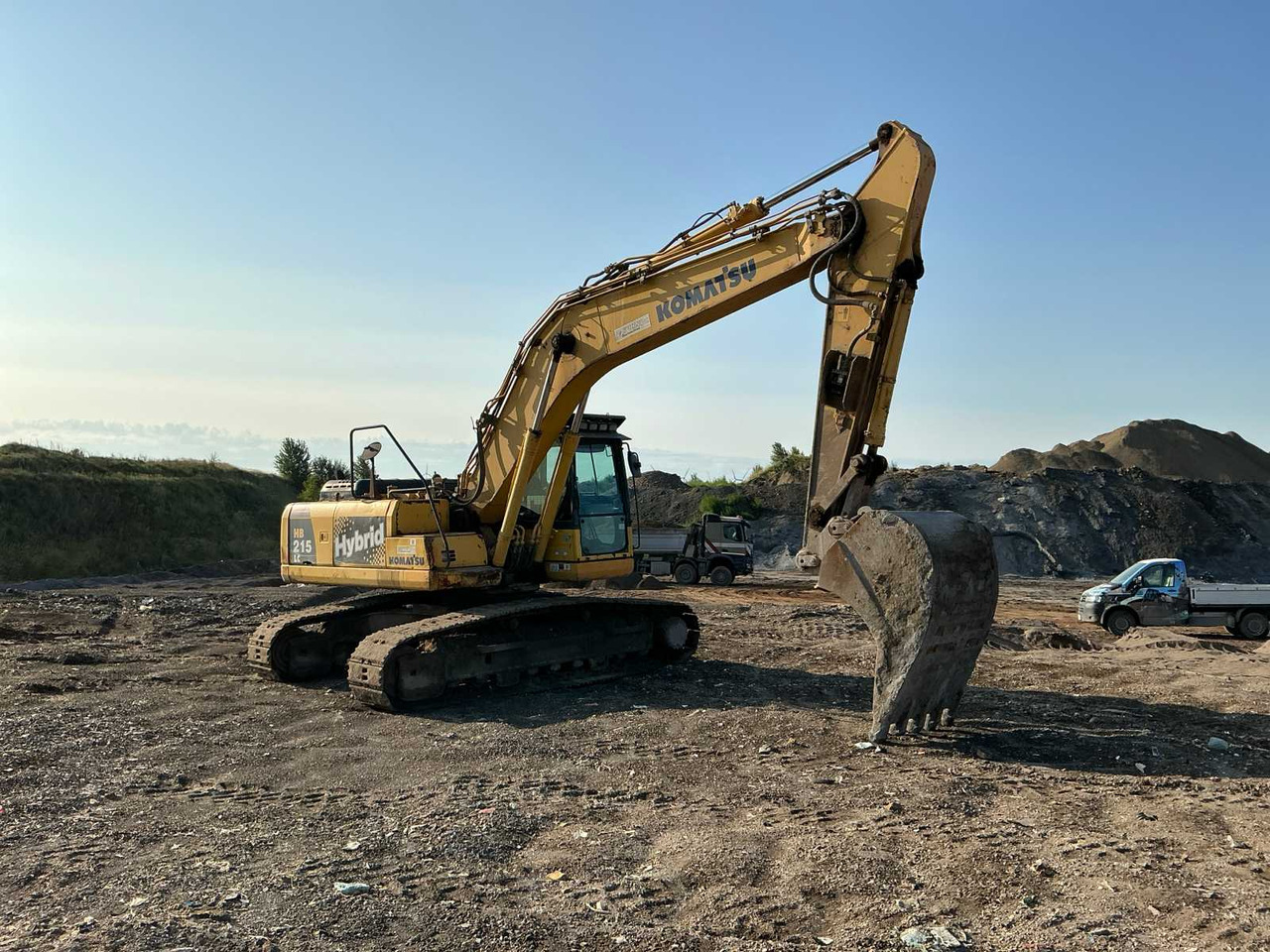 Komatsu HB215 Hybrid - מחפר סורק: תמונה 2 Komatsu HB215 Hybrid - מחפר סורק: תמונה 2