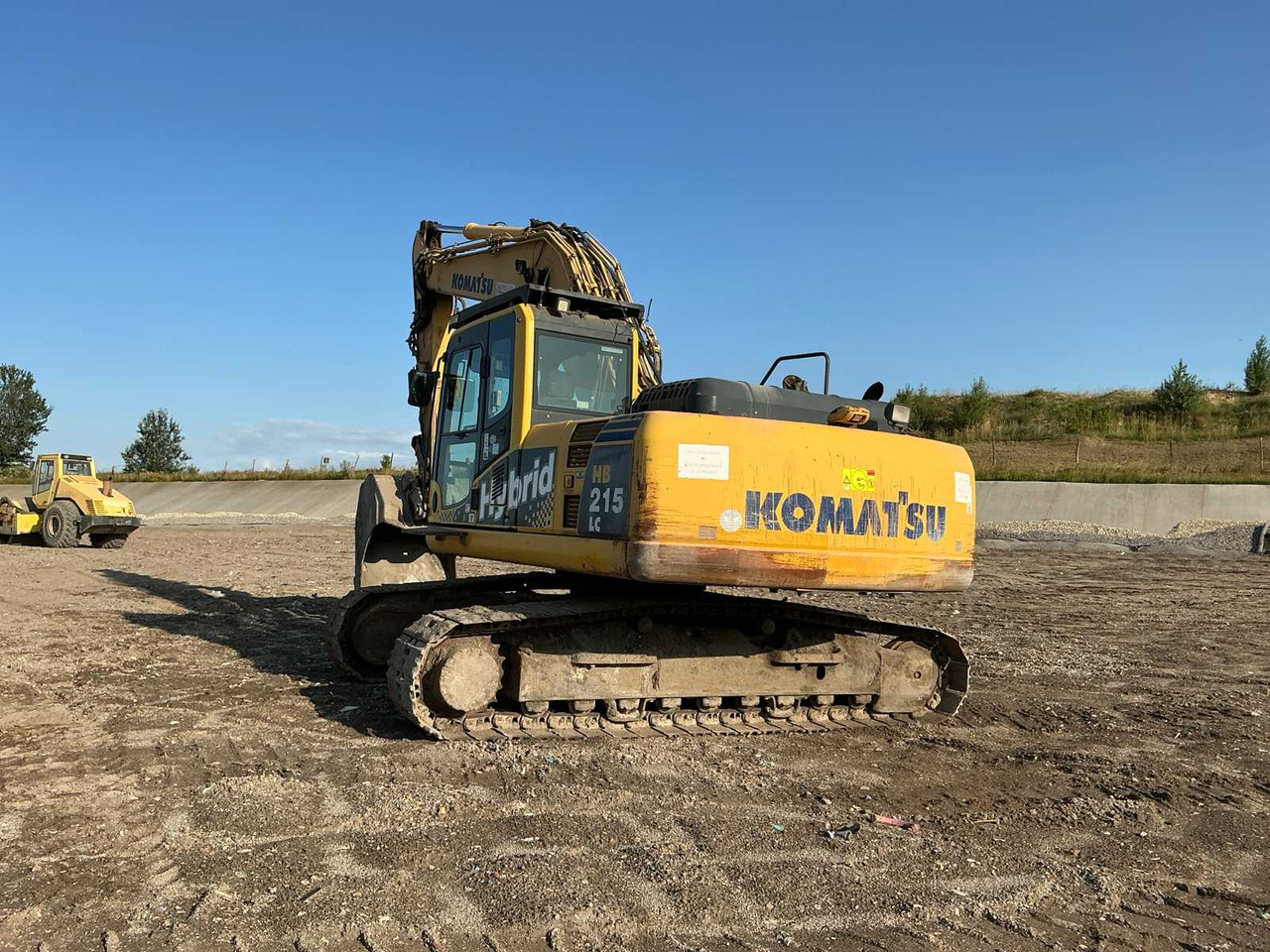 Komatsu HB215 Hybrid - מחפר סורק: תמונה 4 Komatsu HB215 Hybrid - מחפר סורק: תמונה 4