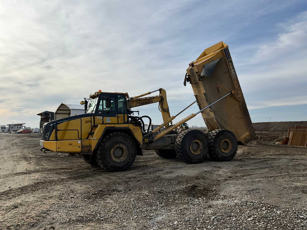 Komatsu HM400-3 - מסיר פסולת: תמונה 1 Komatsu HM400-3 - מסיר פסולת: תמונה 1