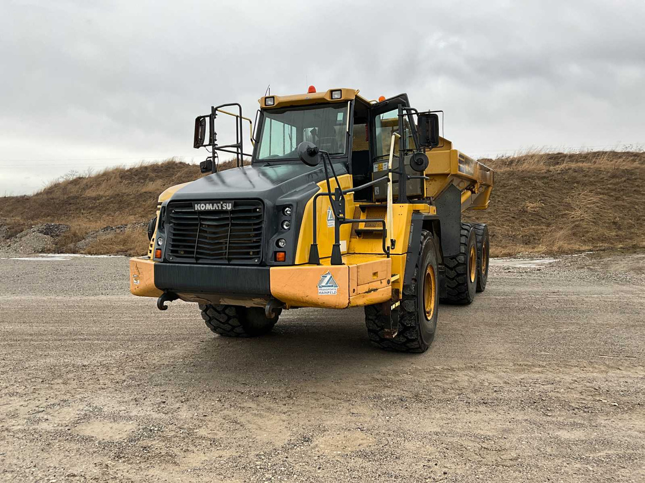 Komatsu HM400-3 - מסיר פסולת: תמונה 3 Komatsu HM400-3 - מסיר פסולת: תמונה 3