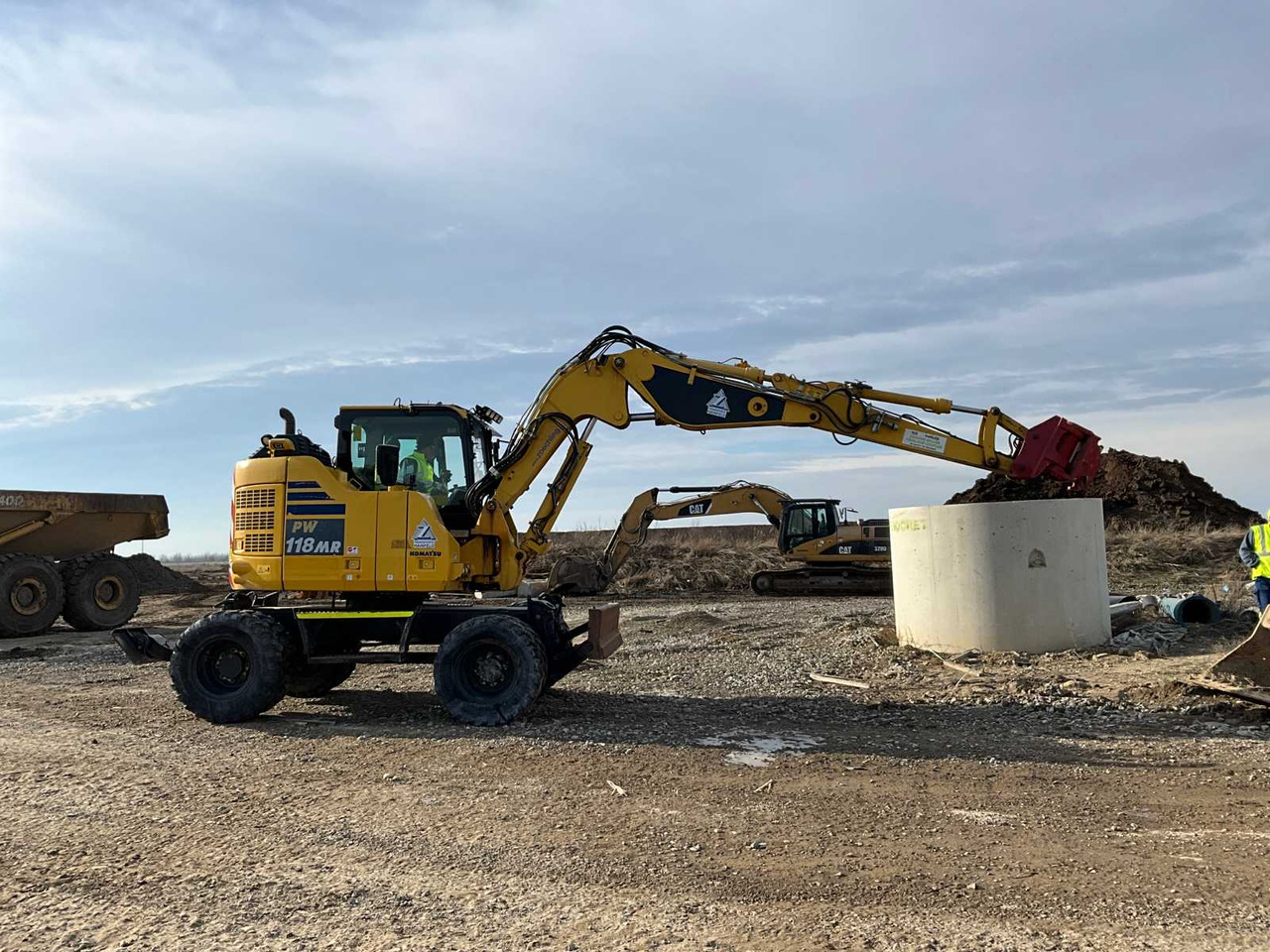 Komatsu PW118MR-11 - מחפר גלגלים: תמונה 3 Komatsu PW118MR-11 - מחפר גלגלים: תמונה 3