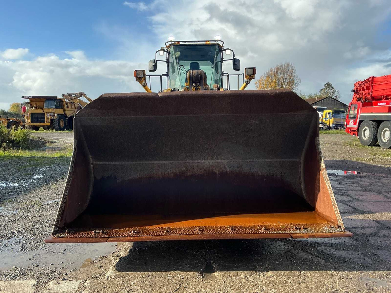 Komatsu WA480-6 - מעמיס גלגלים: תמונה 2 Komatsu WA480-6 - מעמיס גלגלים: תמונה 2