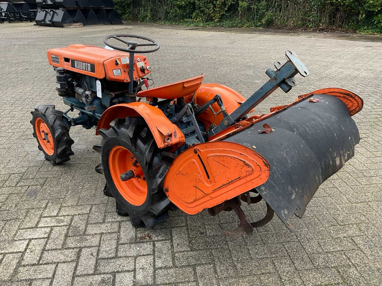 Kubota B6000 - טרקטור קומפקטי: תמונה 2 Kubota B6000 - טרקטור קומפקטי: תמונה 2