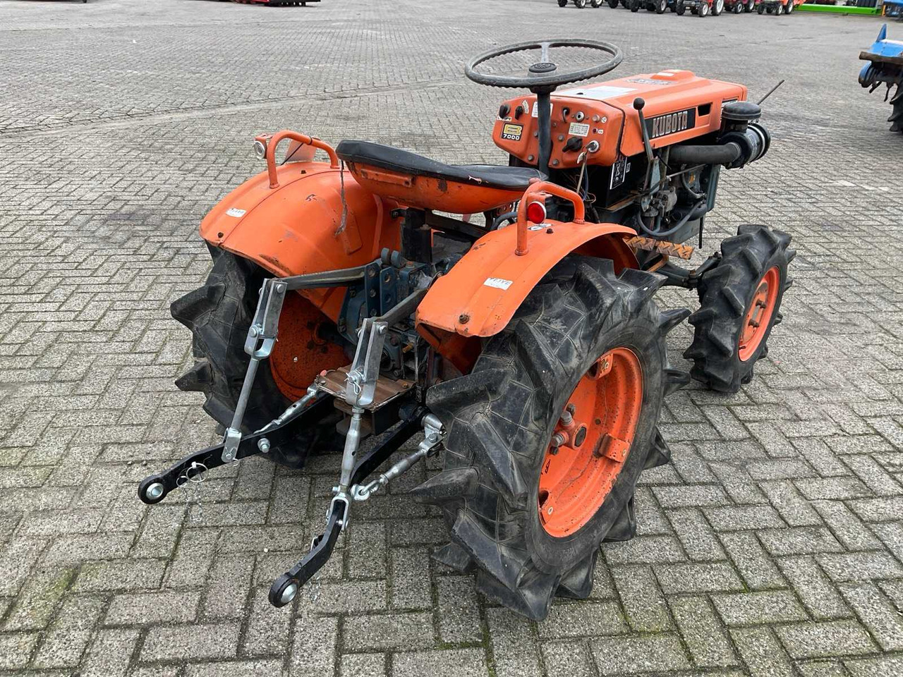 Kubota B7000 - טרקטור קומפקטי: תמונה 3 Kubota B7000 - טרקטור קומפקטי: תמונה 3