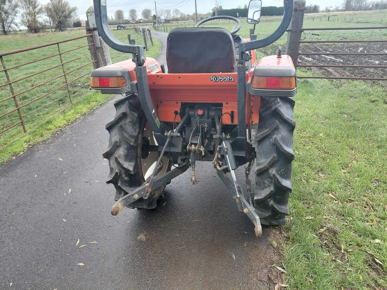 Kubota GL 200 - טרקטור קומפקטי: תמונה 4 Kubota GL 200 - טרקטור קומפקטי: תמונה 4
