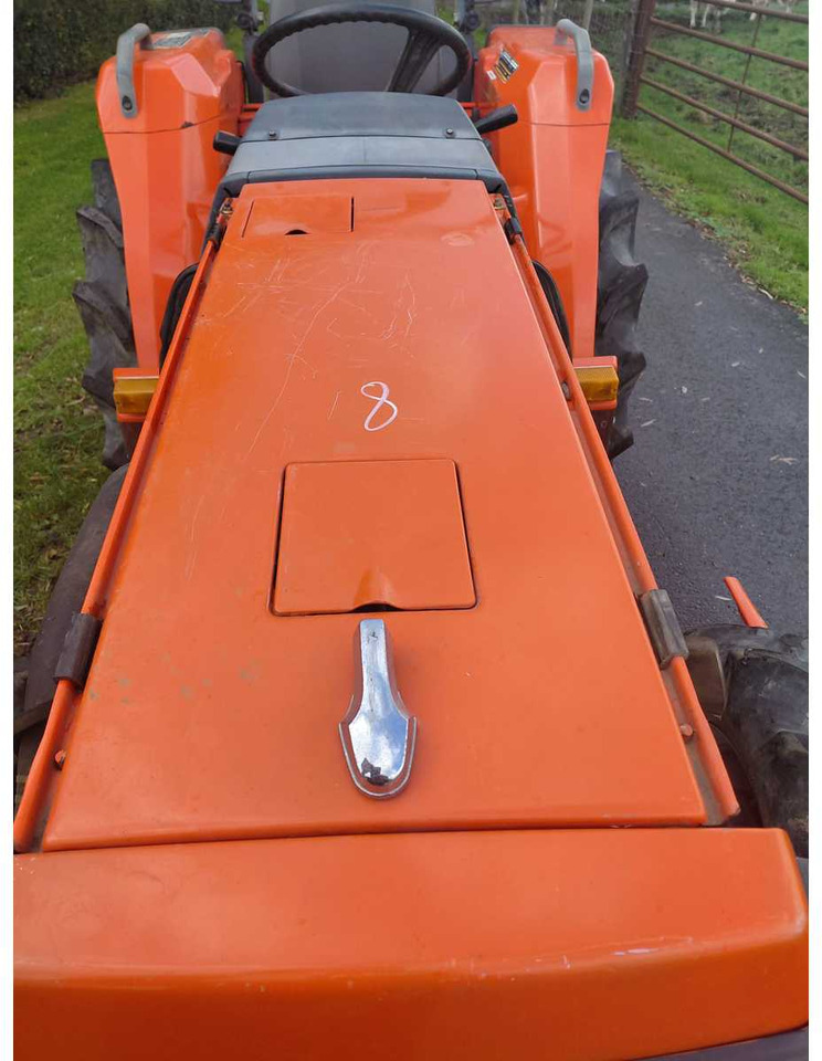 Kubota GL 200 - טרקטור קומפקטי: תמונה 5 Kubota GL 200 - טרקטור קומפקטי: תמונה 5
