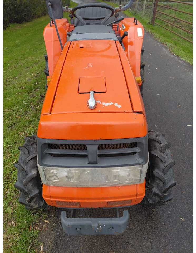 Kubota GL 200 - טרקטור קומפקטי: תמונה 2 Kubota GL 200 - טרקטור קומפקטי: תמונה 2
