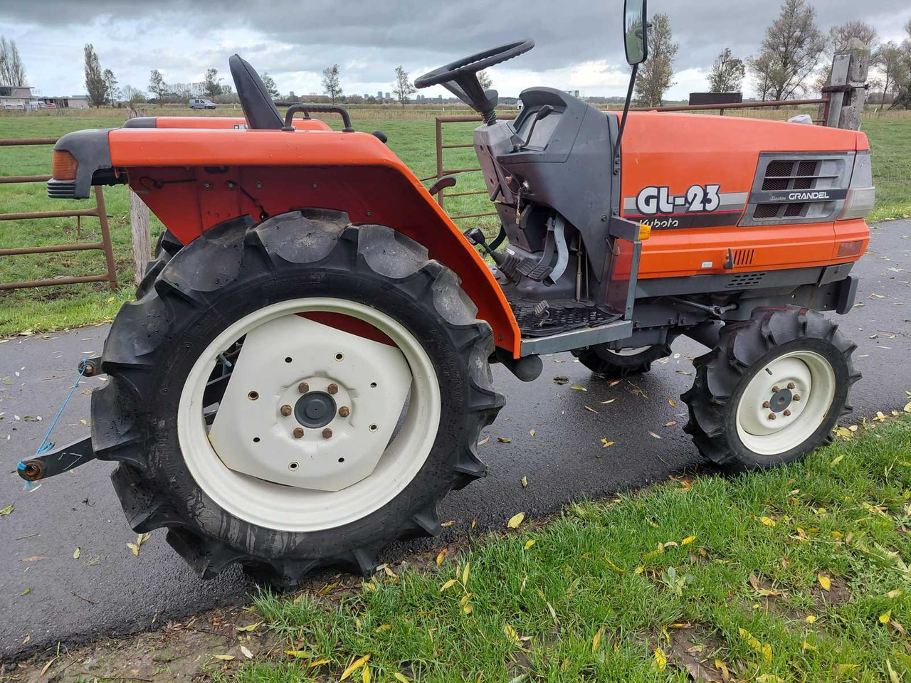 Kubota GL23 - טרקטור קומפקטי: תמונה 2 Kubota GL23 - טרקטור קומפקטי: תמונה 2