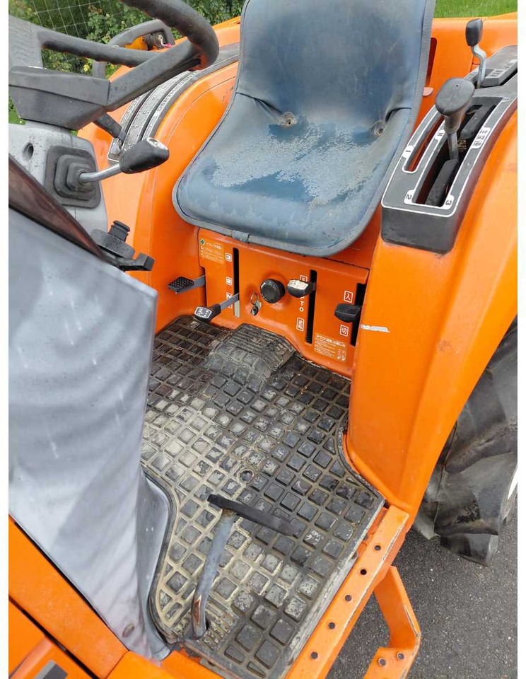 Kubota GT3 - טרקטור קומפקטי: תמונה 5 Kubota GT3 - טרקטור קומפקטי: תמונה 5