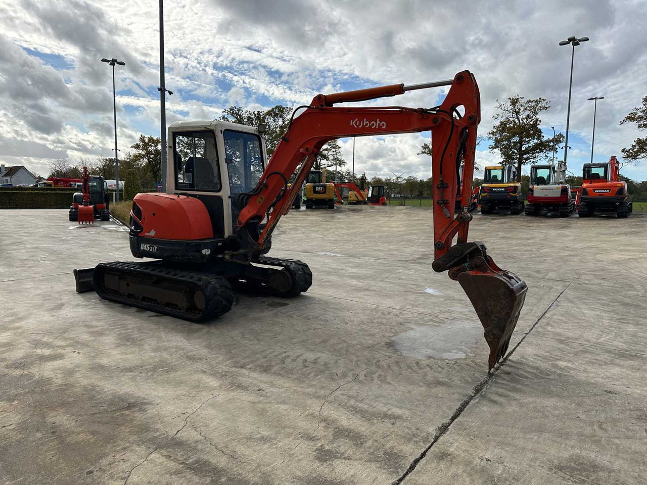 Kubota KUBOTA - 2005 - U45 - 3 - MIDI EXCAVATOR - מחפר סורק: תמונה 3 Kubota KUBOTA - 2005 - U45 - 3 - MIDI EXCAVATOR - מחפר סורק: תמונה 3