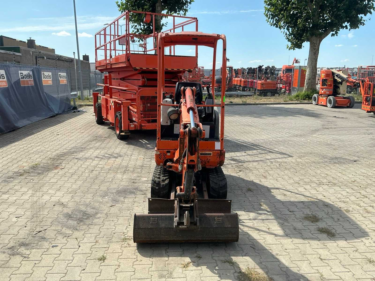 Kubota KX016-4HG - מיני מחפר: תמונה 3 Kubota KX016-4HG - מיני מחפר: תמונה 3