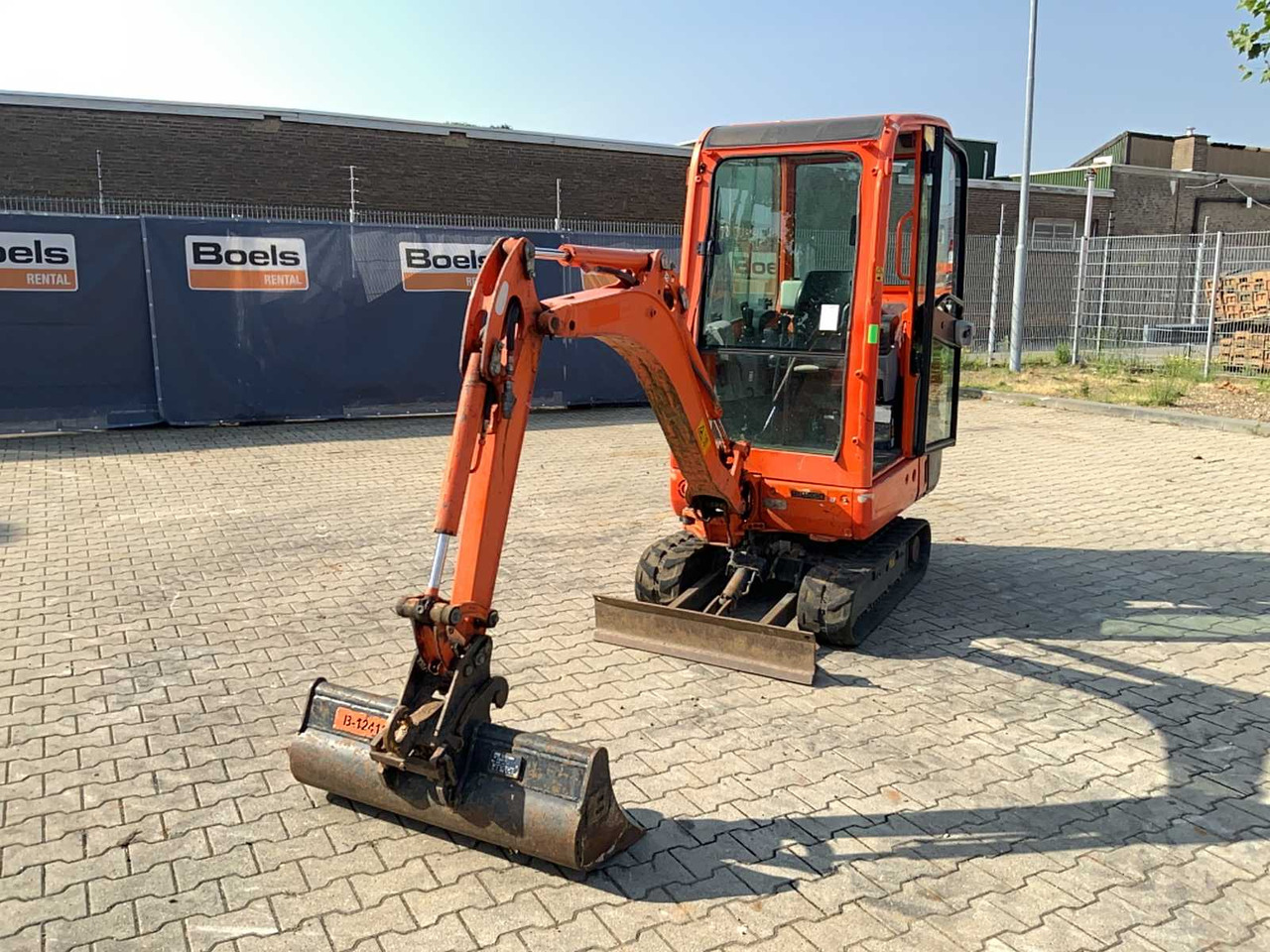Kubota KX016-4 - מיני מחפר: תמונה 2 Kubota KX016-4 - מיני מחפר: תמונה 2