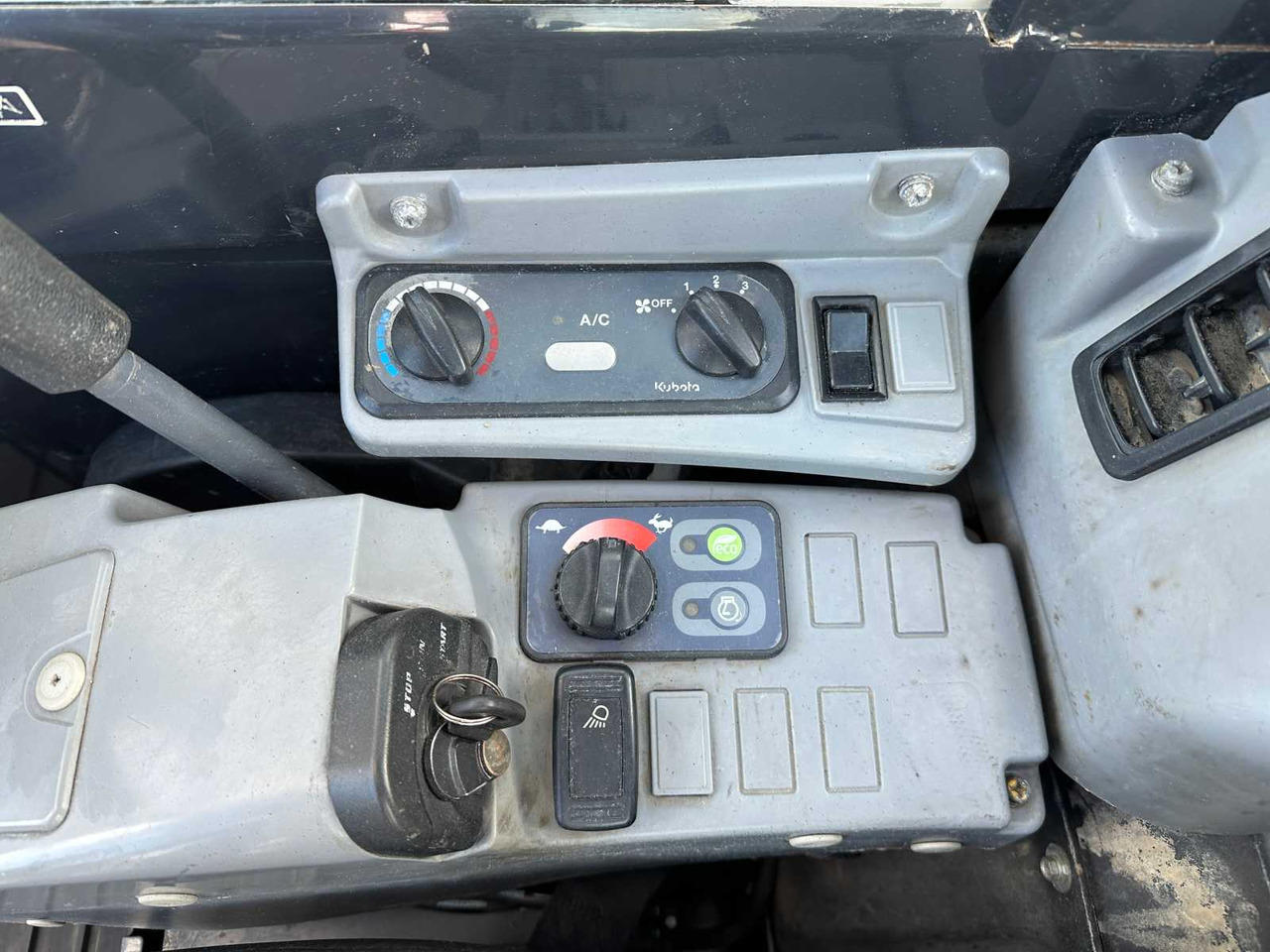 מחפר סורק Kubota KX155-5: תמונה 39