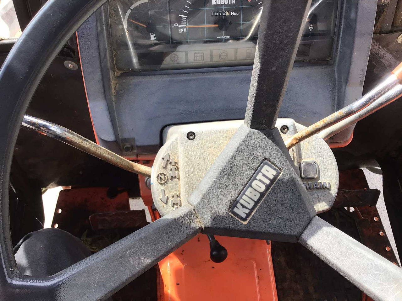 טרקטור חקלאי Kubota L1 24: תמונה 12