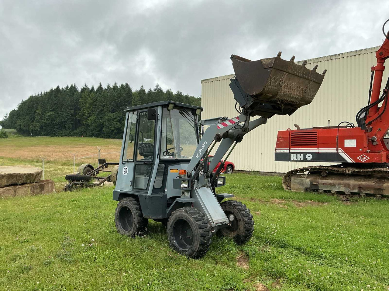 Kubota R310 - מעמיס גלגלים: תמונה 2 Kubota R310 - מעמיס גלגלים: תמונה 2