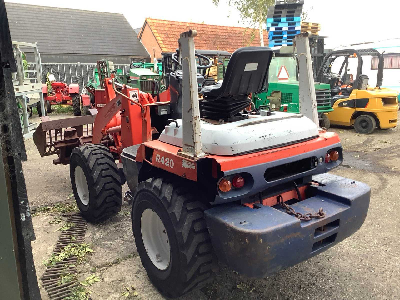 Kubota R420 - מעמיס גלגלים: תמונה 4 Kubota R420 - מעמיס גלגלים: תמונה 4