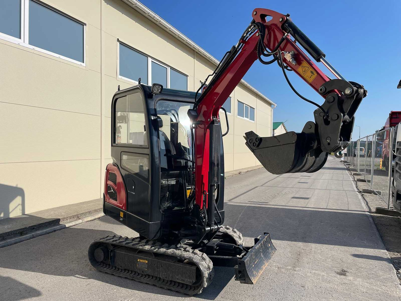 Kubota - מיני מחפר: תמונה 3 Kubota - מיני מחפר: תמונה 3
